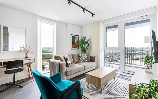 Luxurious West London Apartment