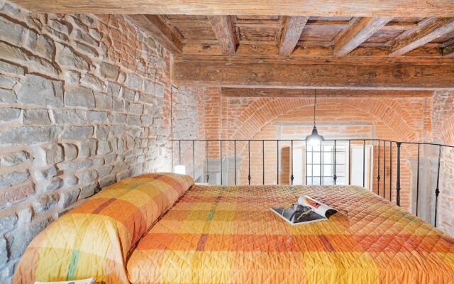 Florence Oltrarno Duplex Apartment