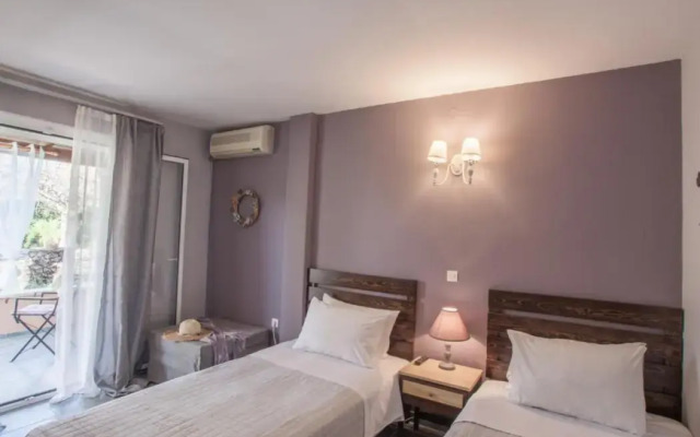 Tellis Holiday Rooms