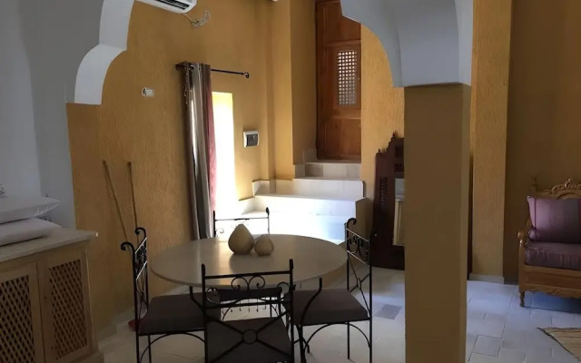 Al Madina Hotel