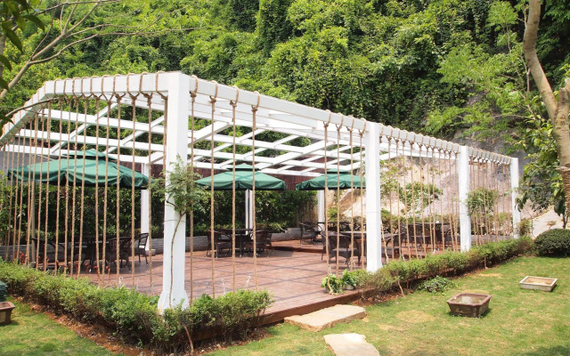 Westlake Hostel Man Juelong branch