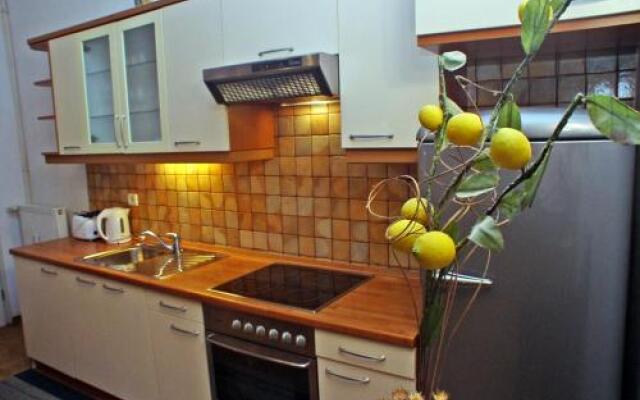 Tour As Central Apartments Nika