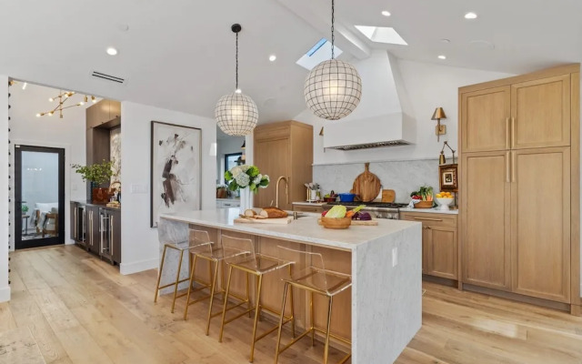 Ocean Whispers 4 Bedroom Home