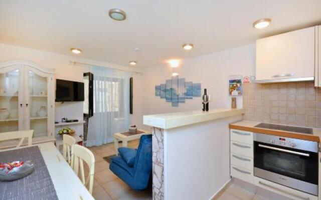 Apartments & Rooms As