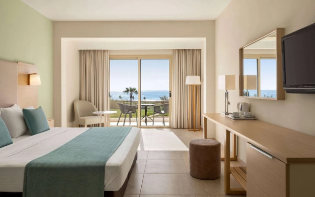 Freij Beach Hotel & Resort