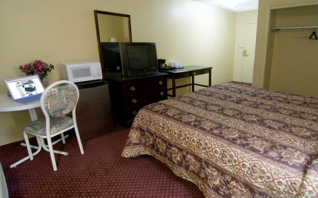 Americas Best Value Inn Foxboro