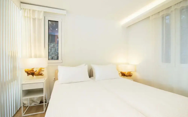 Glyfada Glow Suites by Corfuescapes