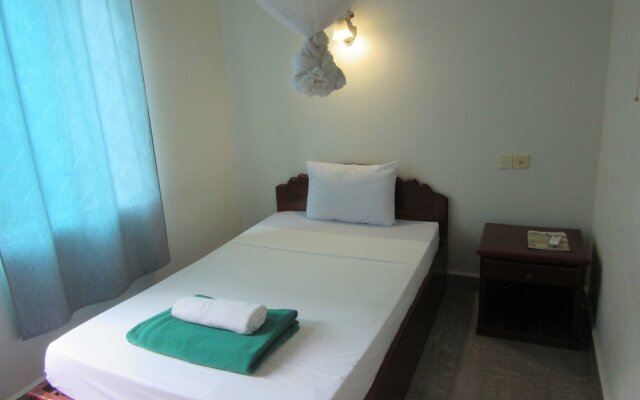 Firefly Guesthouse - The Berlin Angkor