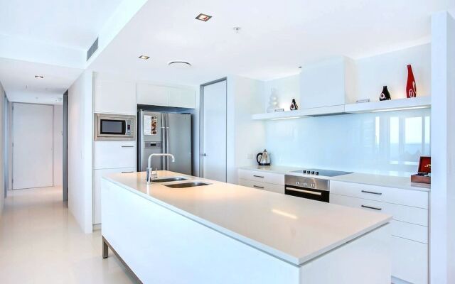 Private Luxe 3 BDR at Q Surfers Paradise