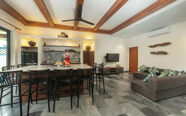 88 Steps Villa 4BR Seaside An Bang Beach