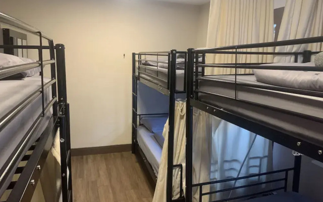 Party Hostel- Canmore Hotel Hostel