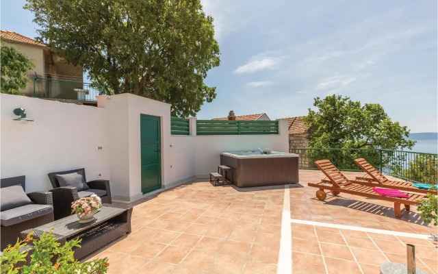 Two-Bedroom Holiday Home in Tucepi