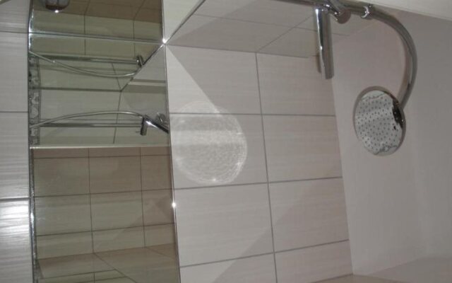 Riviéra Rooms Vendégszobák