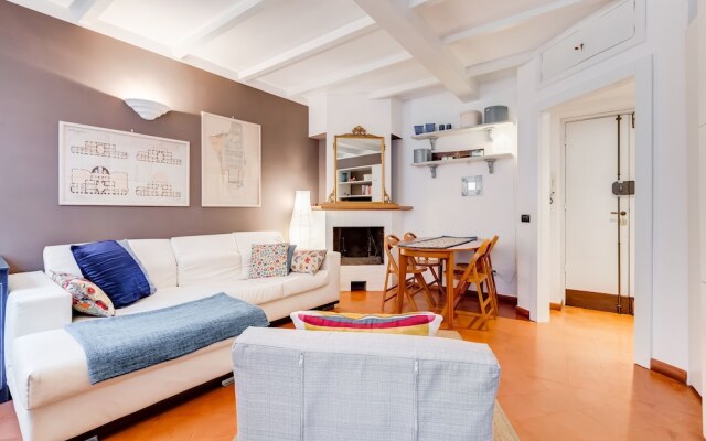 Apartment In Campo De Fiori With Netflix