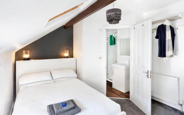 Stunning 4Bed Townhouse by HIC & Trendy Kings Quarter!