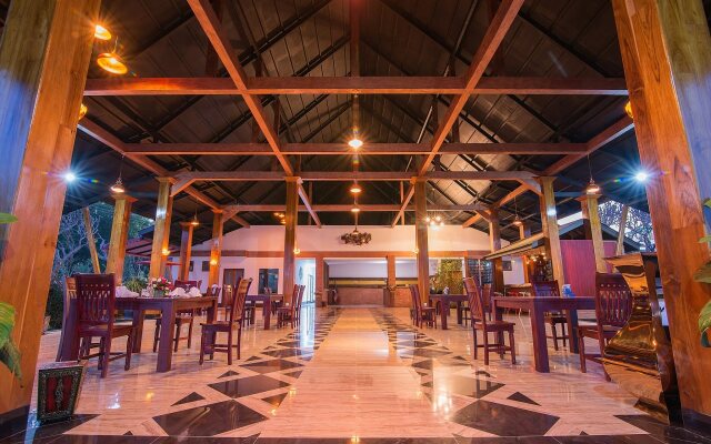 Royal Airstrip Hotel