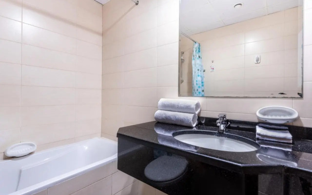 Live spacious 3BR - All En suite with Balcony