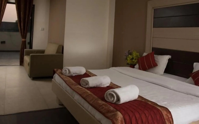 Pacific Inn Huda City Centre Sec 41