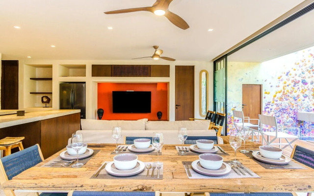 Gorgeous Flowy Space with Wrap-around Private Pool