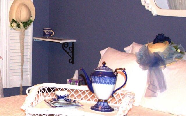 Victorian Country Inn B&B LLC