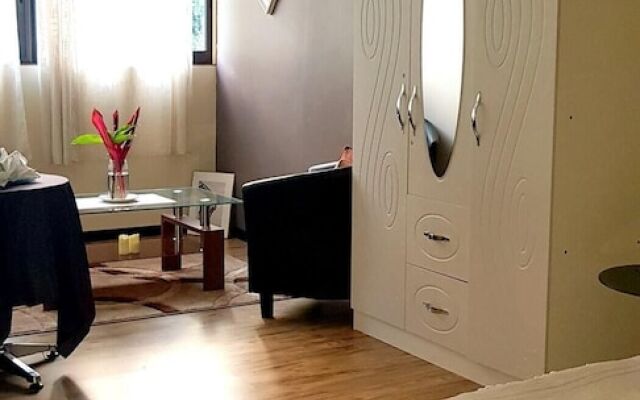 House With 3 Bedrooms in Saint-benoit, With Wonderful Mountain View an - фото 3