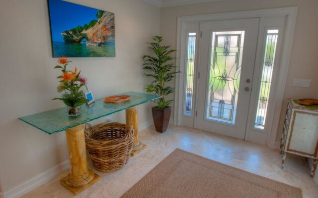 The Blue Horizon Apartment 9