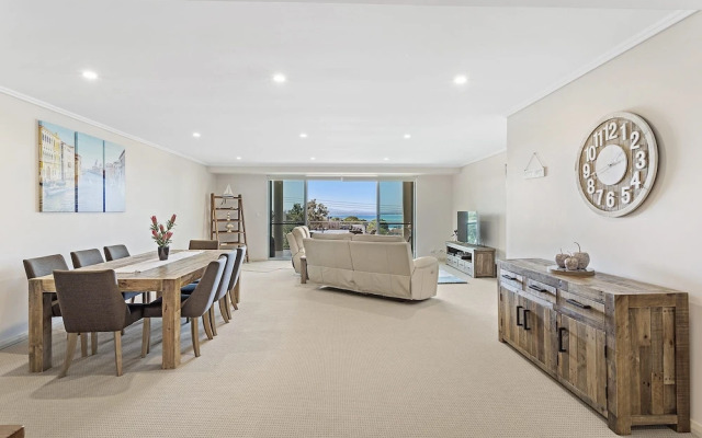 Scirocco, Unit 7, 21-23 Tomaree Street