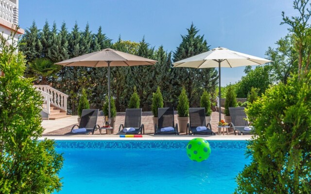 Nice Home in Nedescina With Wifi and 3 Bedrooms