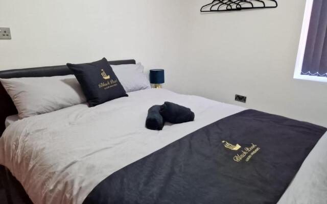 Black Pearl Luxury Apartments