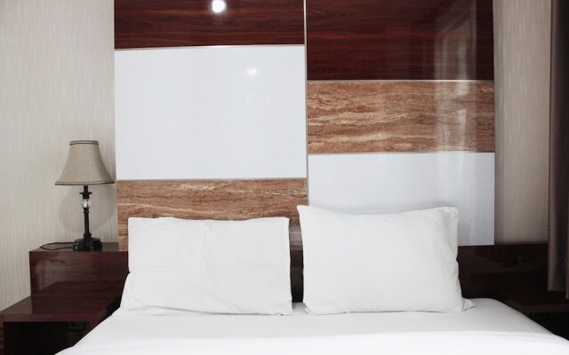 Fabulous 1BR Apartment @ Parahyangan Residence