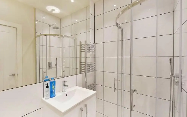 South Kensington Flat 3 Bedrooms & Outdoor Terrace