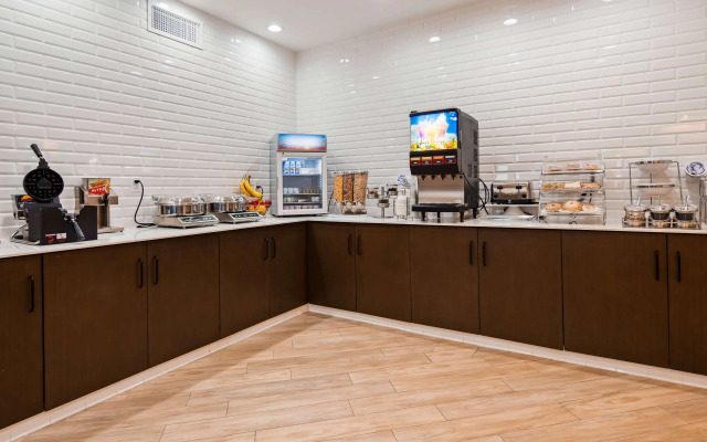 Best Western Plus New Barstow Inn & Suites