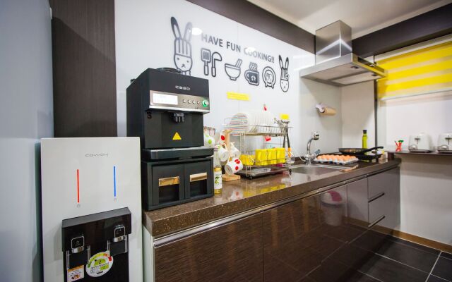 24 Guest House Haeundae Premier