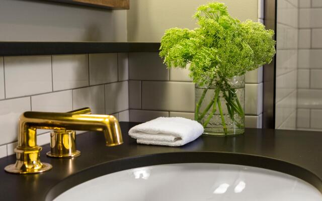 Kimpton Journeyman Hotel by IHG