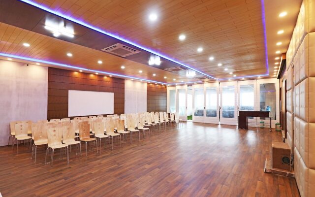 OYO 7054 Hotel Amabalika