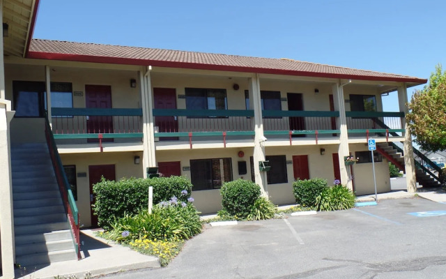 Coastal Valley Inn