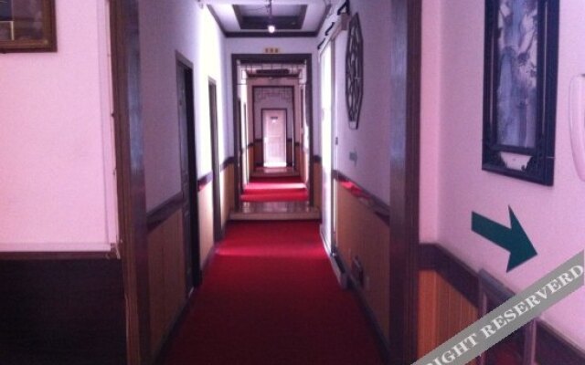 Zhangqiu Yingping Hotel