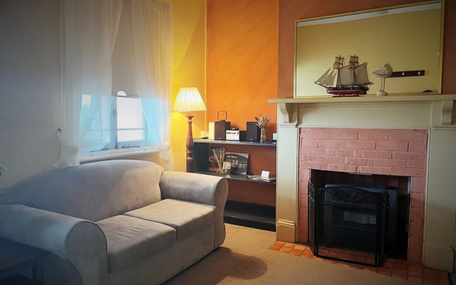 Albany Historic Cottage by the BnB Collection