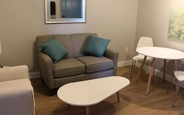 The Acorn Suites