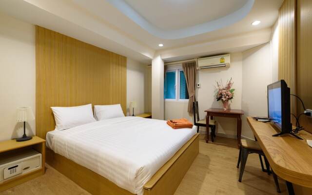 P72 Hotel Walking Street Pattaya