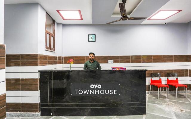 Townhouse 1077 Hotel Noida Galaxy