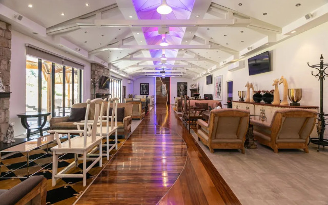 Bali and Eva Midlands