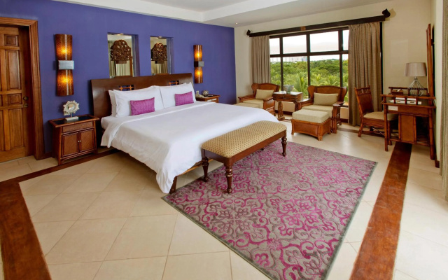 Costabella Tropical Beach Hotel