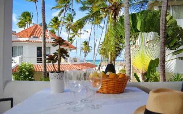 Beach House Larimar