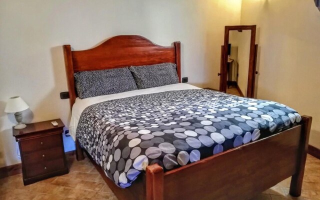 Casale Medievale-Per La Dolce Vita