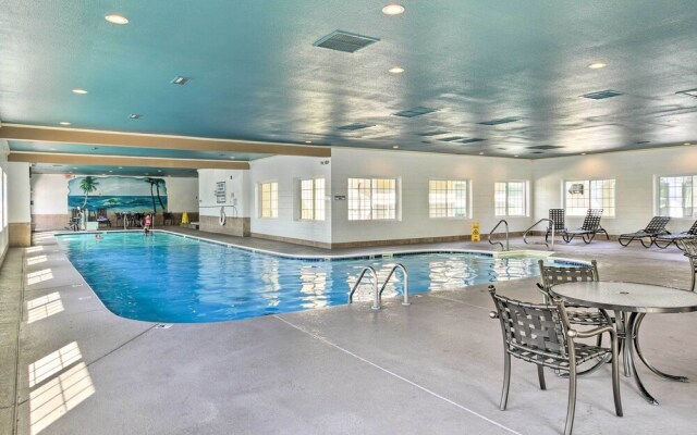 Condo w/ Pool Access: 3 Mi to Branson Strip!
