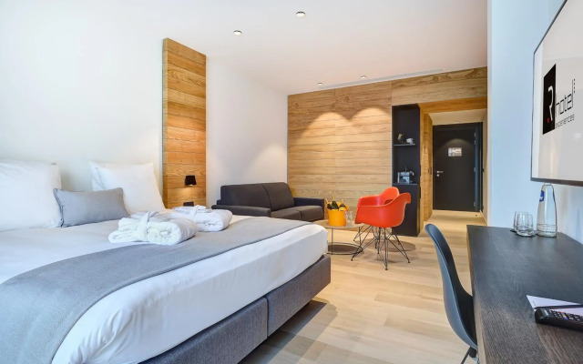 R hotel experiences