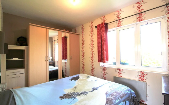 House With 2 Bedrooms in Marcillac-saint-quentin, With Enclosed Garden