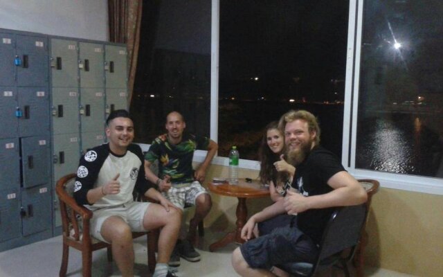 Samui Lakeside Hostel - Adults Only