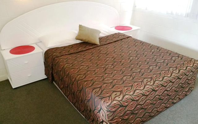 A & A Lodge Motel Emerald